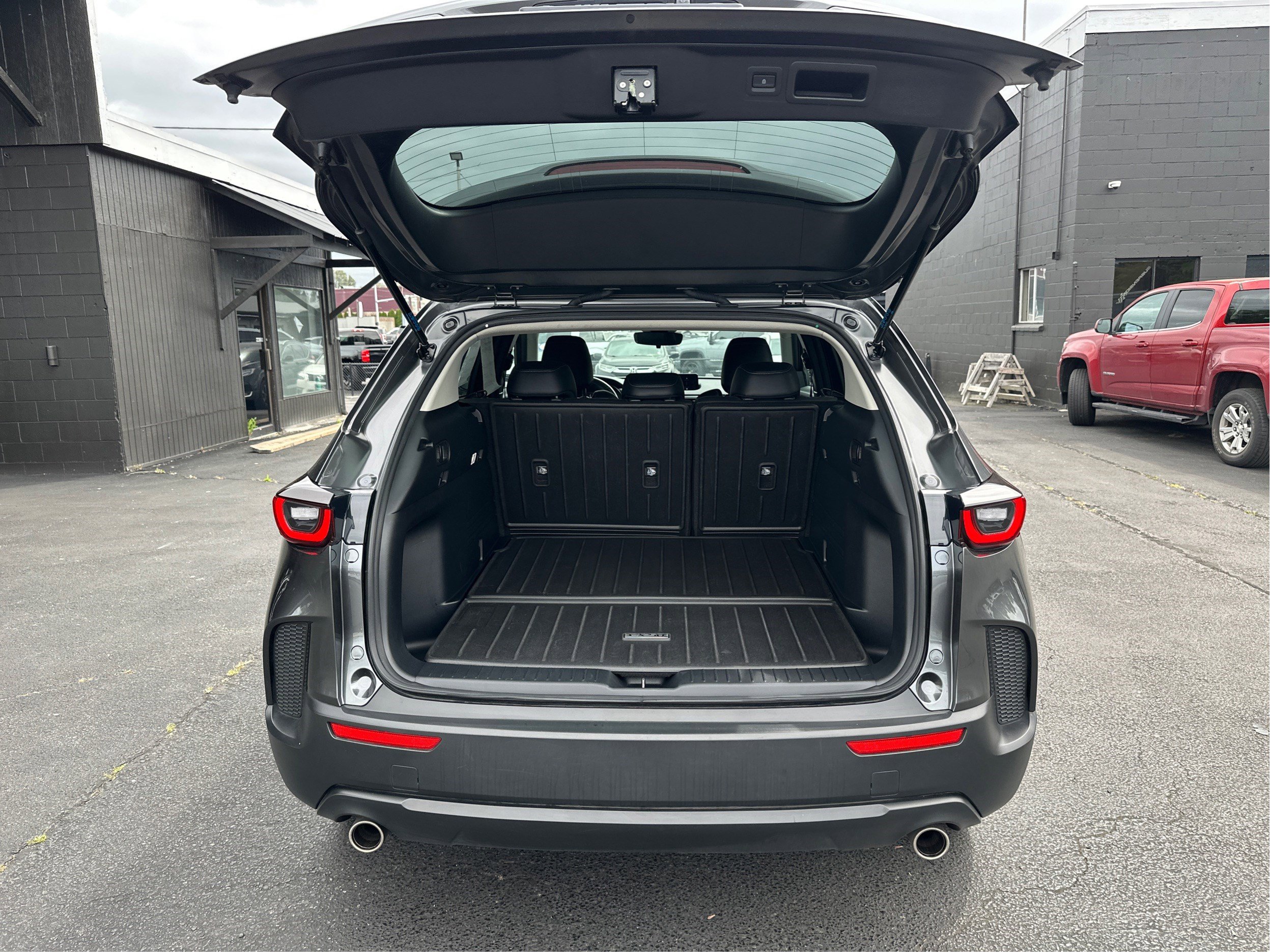 Used 2025 MAZDA CX-50 AWD 2.5 S w/ Weather Package image 11