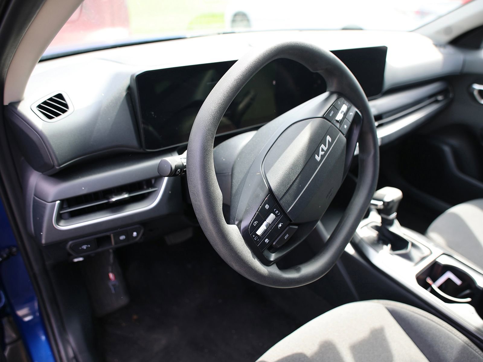 Used 2025 Kia K4 FWD image 9