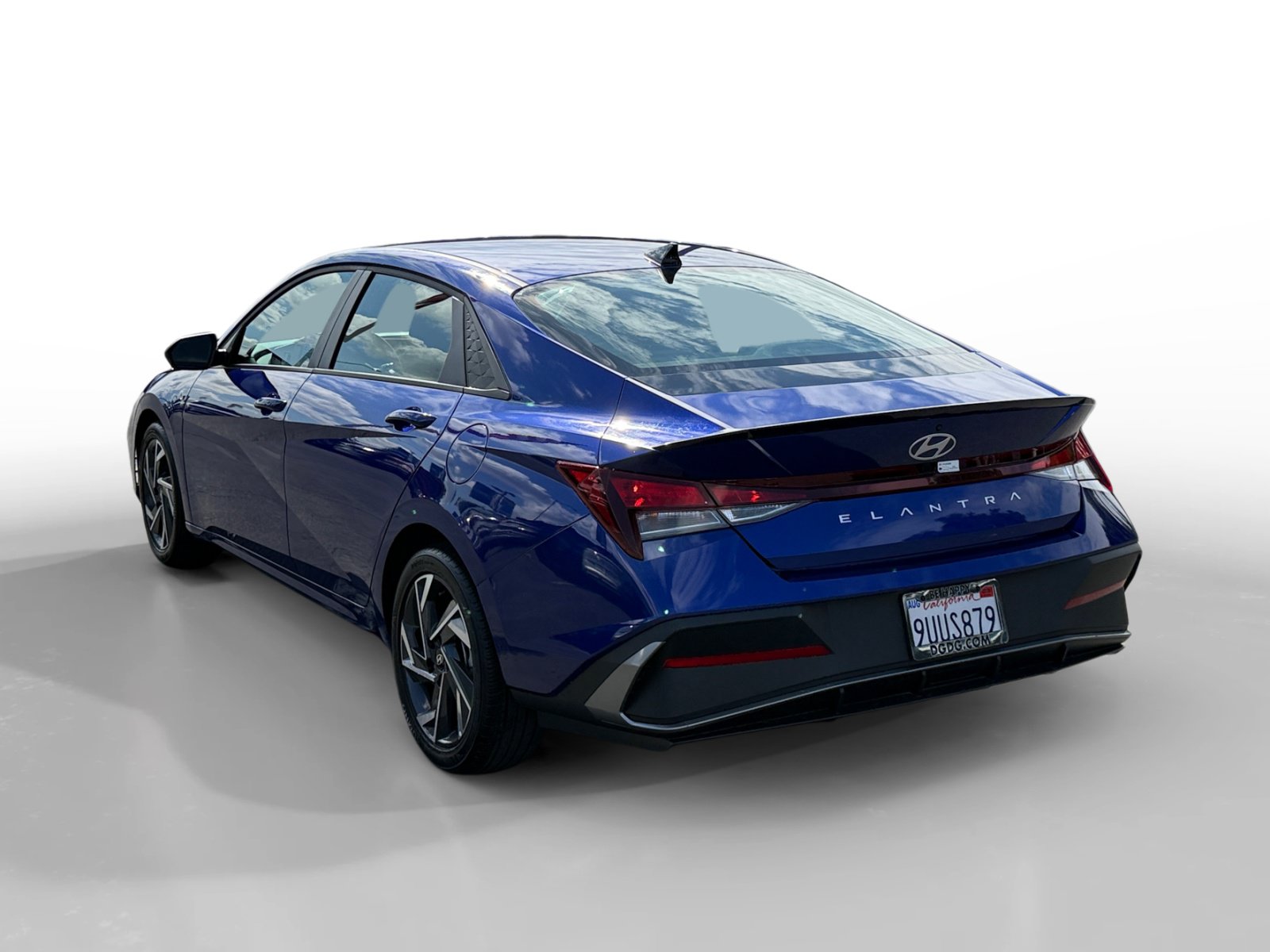 Used 2025 Hyundai Elantra Sport FWD image 3