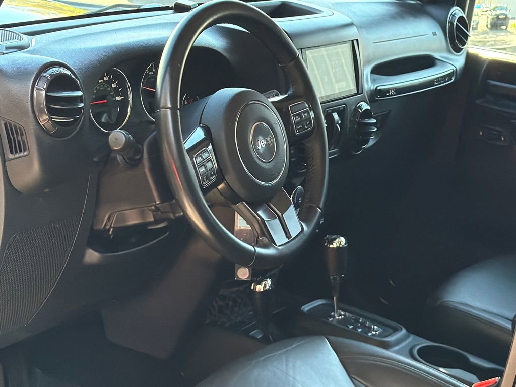 Used 2017 Jeep Wrangler Unlimited Sahara image 15