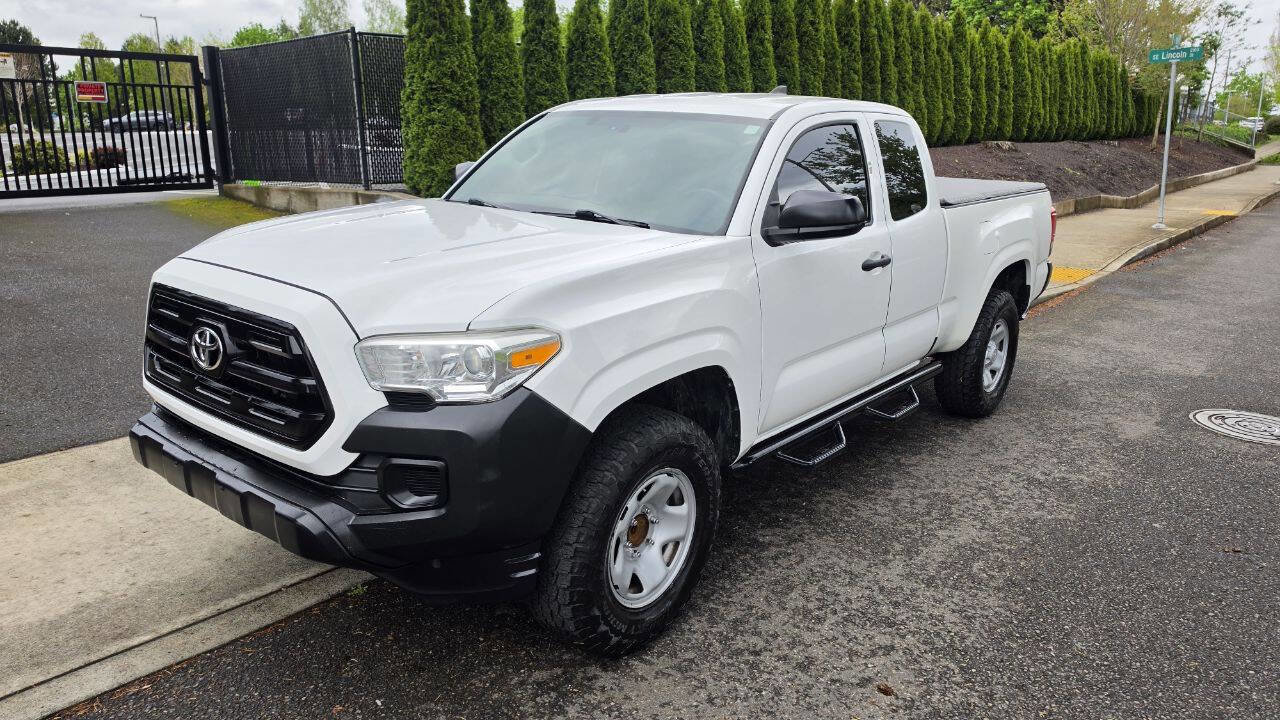 Used 2016 Toyota Tacoma SR RWD image 1