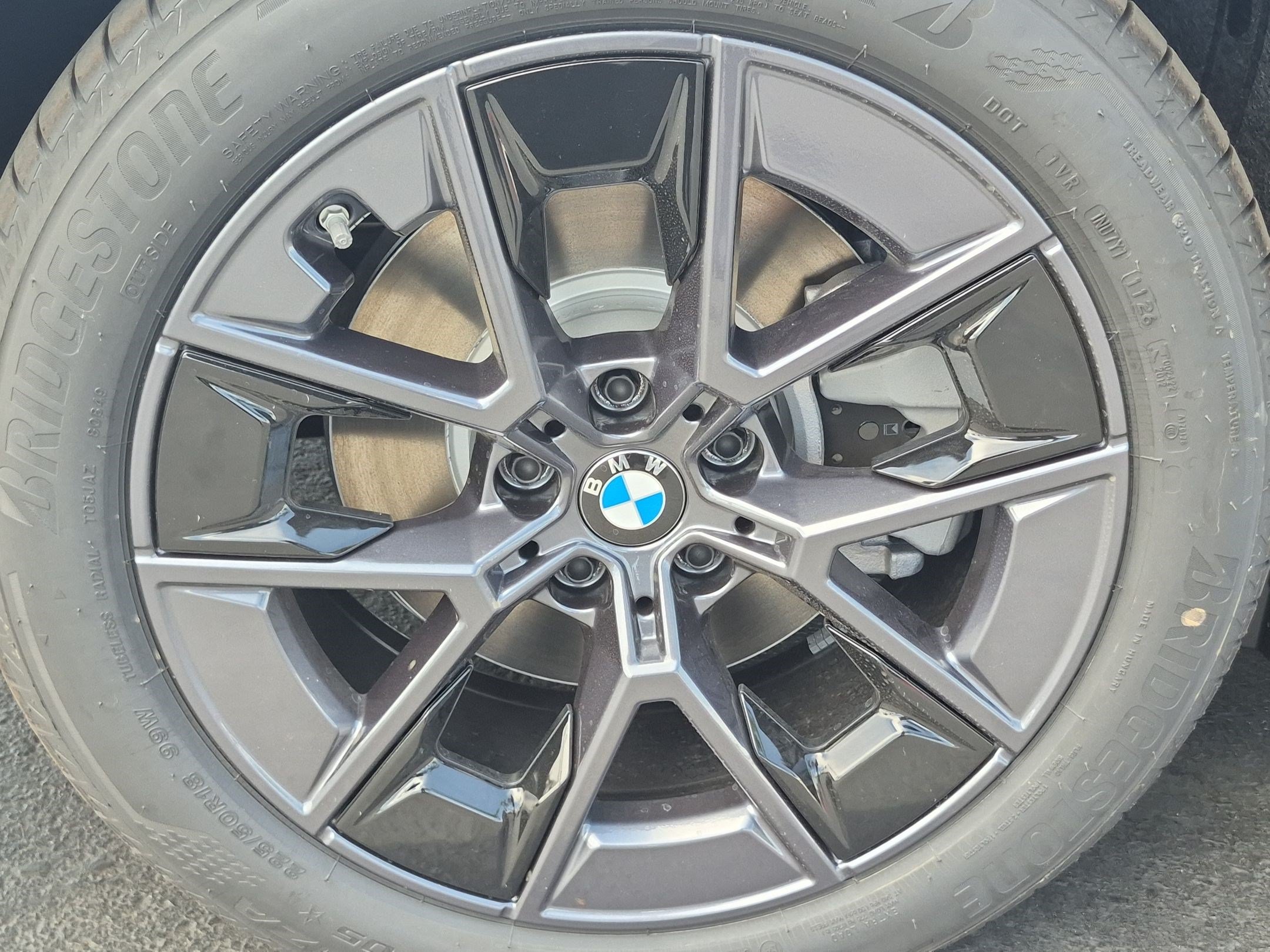 New 2026 BMW i4 eDrive40 w/ Parking Assistance Package RWD image 13
