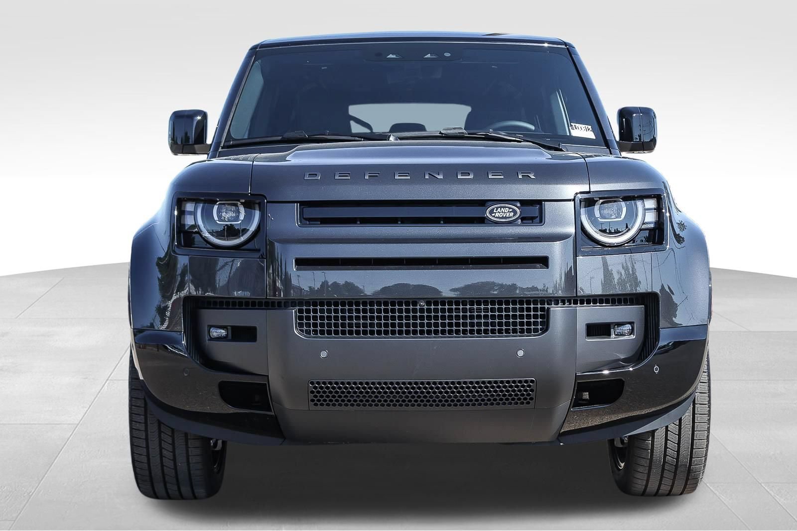 New 2026 Land Rover Defender 110 X-Dynamic SE AWD/4WD image 2