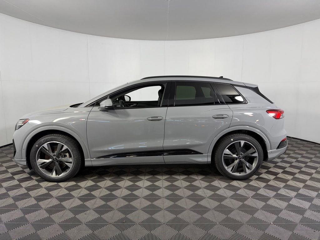 Used 2024 Audi Q4 e-tron Prestige w/ Black Optic Package image 9