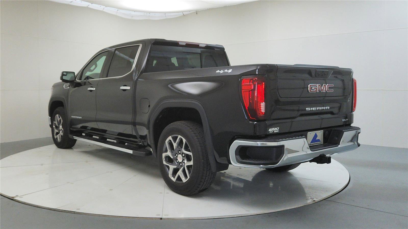New 2026 GMC Sierra 1500 SLT w/ SLT Premium Package image 5