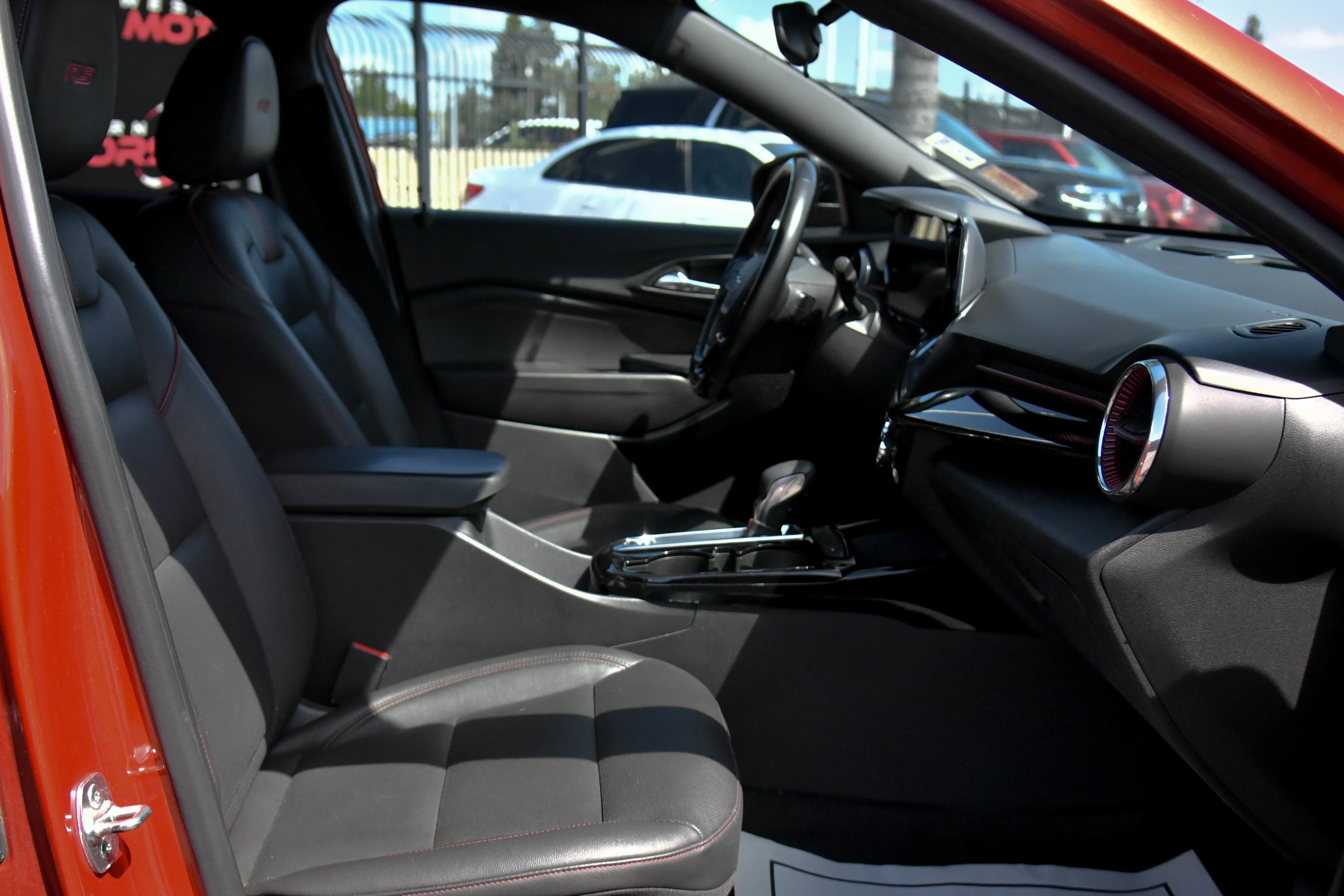 Used 2024 Chevrolet Trax RS w/ Driver Confidence Package FWD image 44