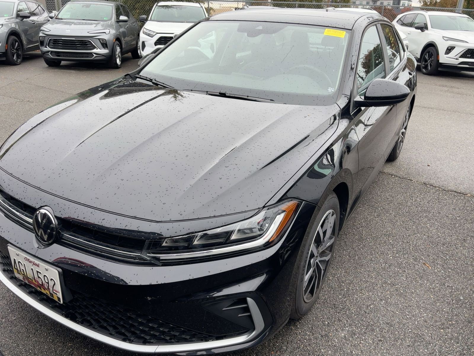 Used 2025 Volkswagen Jetta SE image 3