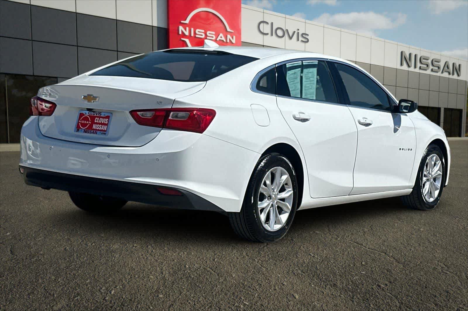 Used 2024 Chevrolet Malibu LT FWD image 3