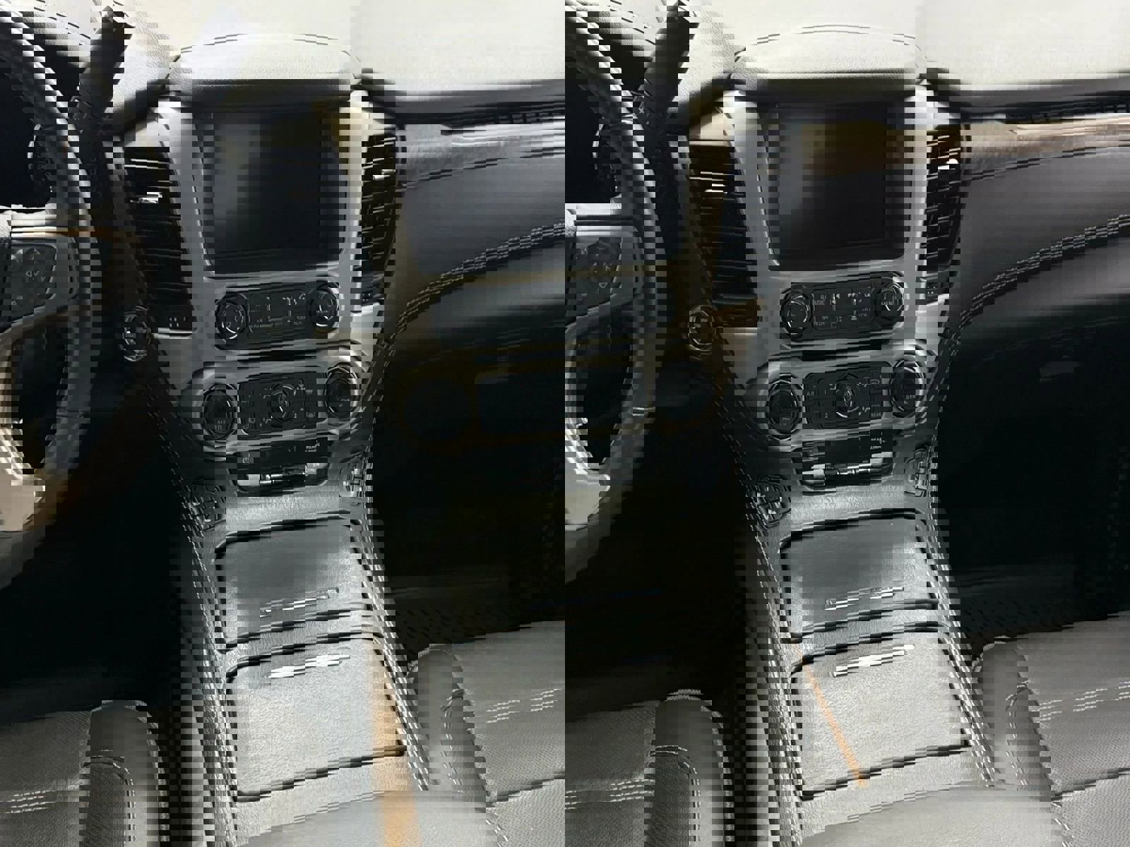 Used 2018 GMC Yukon Denali w/ Denali Ultimate Package image 11