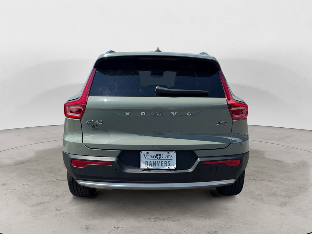 Used 2025 Volvo XC40 B5 Plus AWD/4WD image 5
