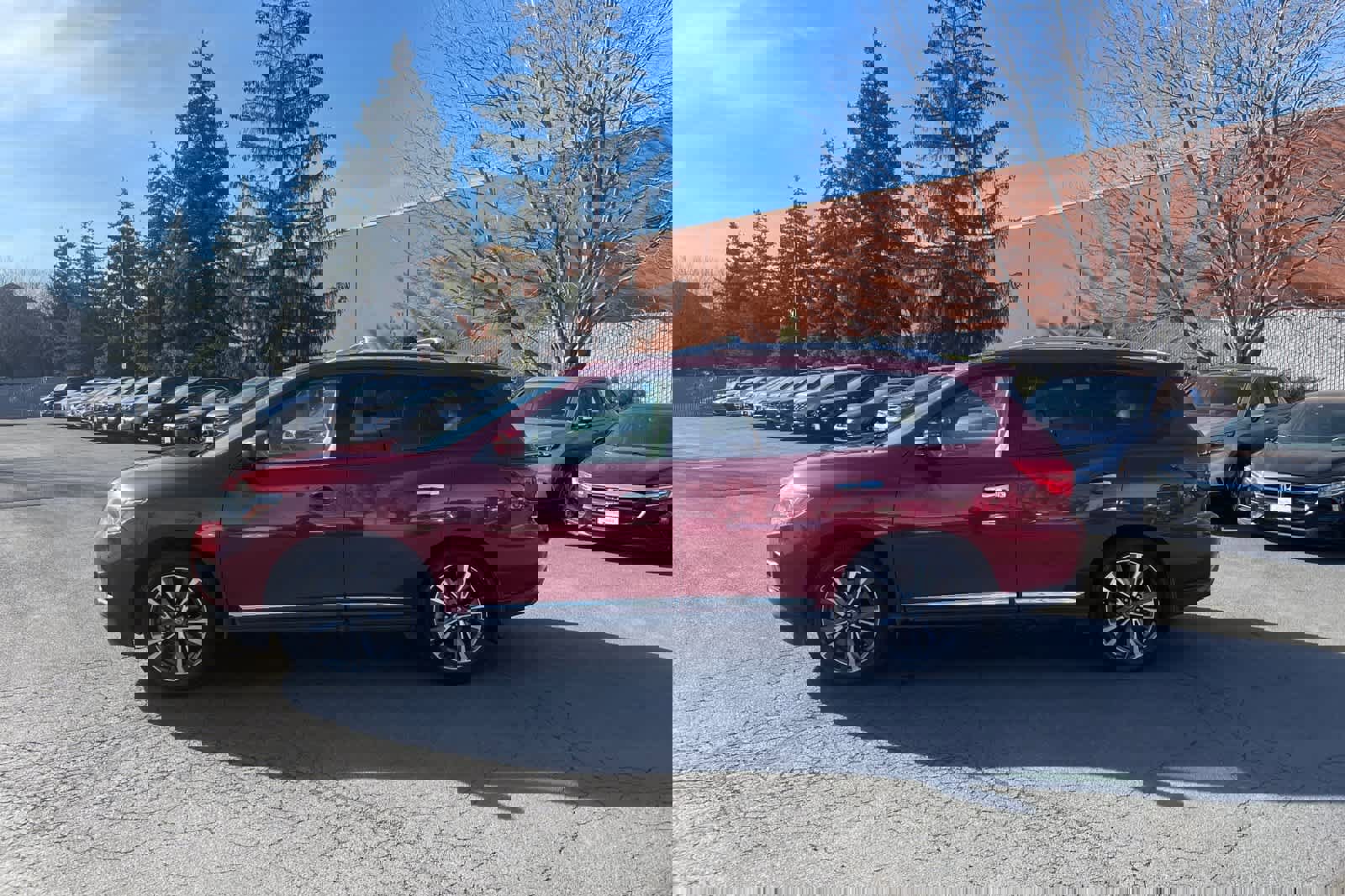 Used 2017 Nissan Pathfinder Platinum image 5