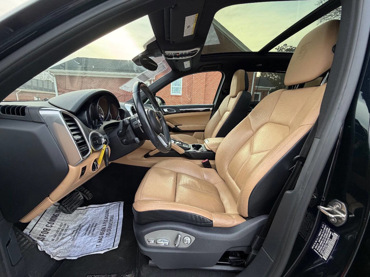 Used 2016 Porsche Cayenne Base AWD 4dr SUV image 12