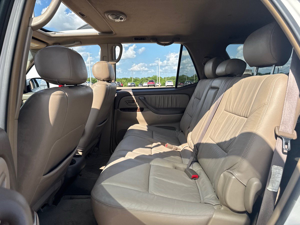 Used 2004 Toyota Sequoia Limited RWD image 7