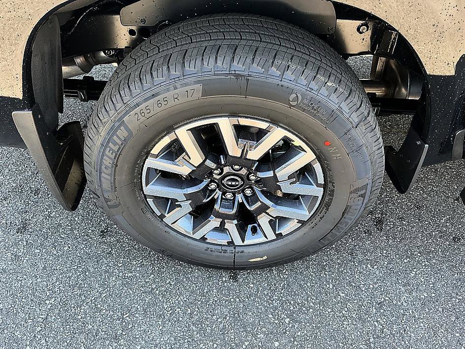 New 2026 Nissan Frontier SV image 9
