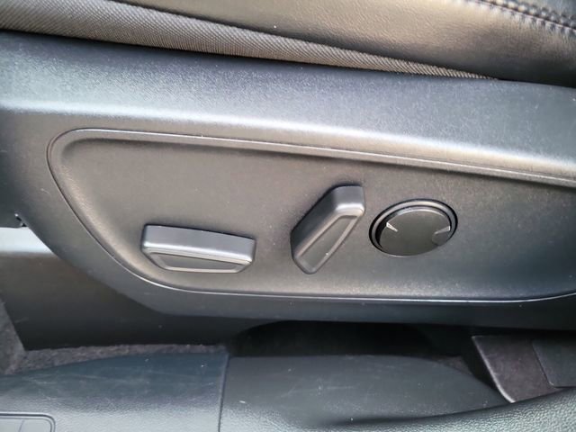 Used 2025 Ford Escape ST-Line image 18