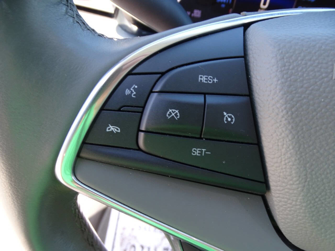 Used 2017 Cadillac XT5 Luxury image 20