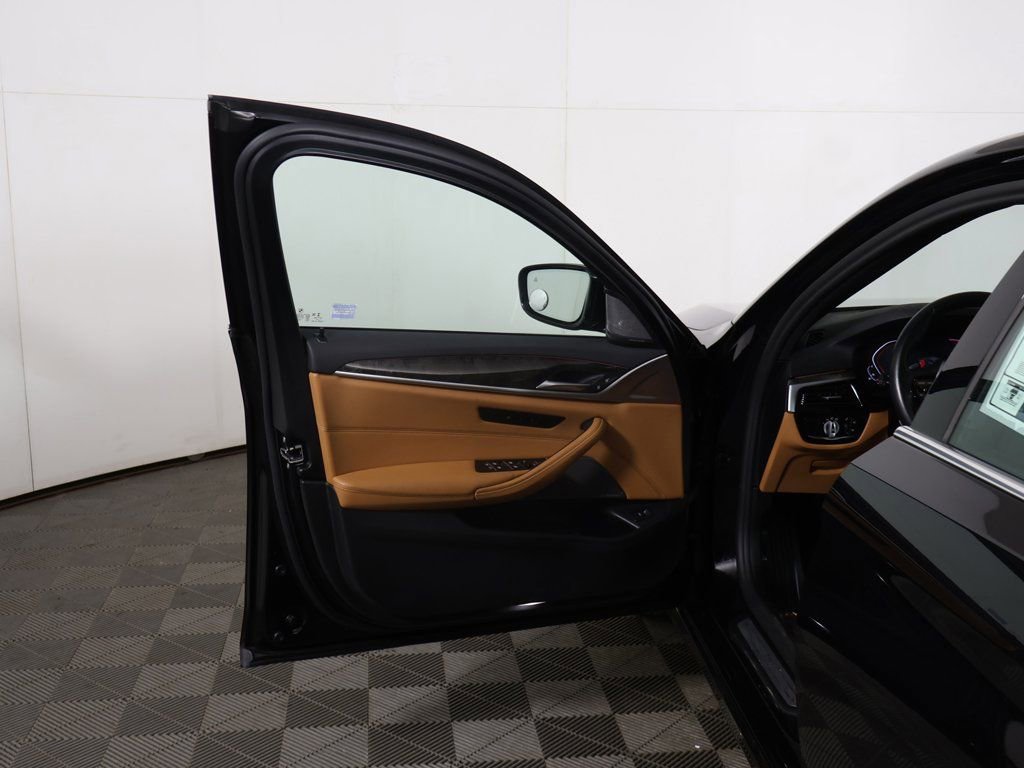 Used 2022 BMW 530i xDrive w/ M Sport Package image 21