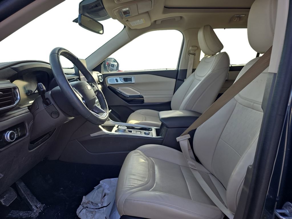 Used 2023 Ford Explorer Platinum w/ Premium Technology Package image 11