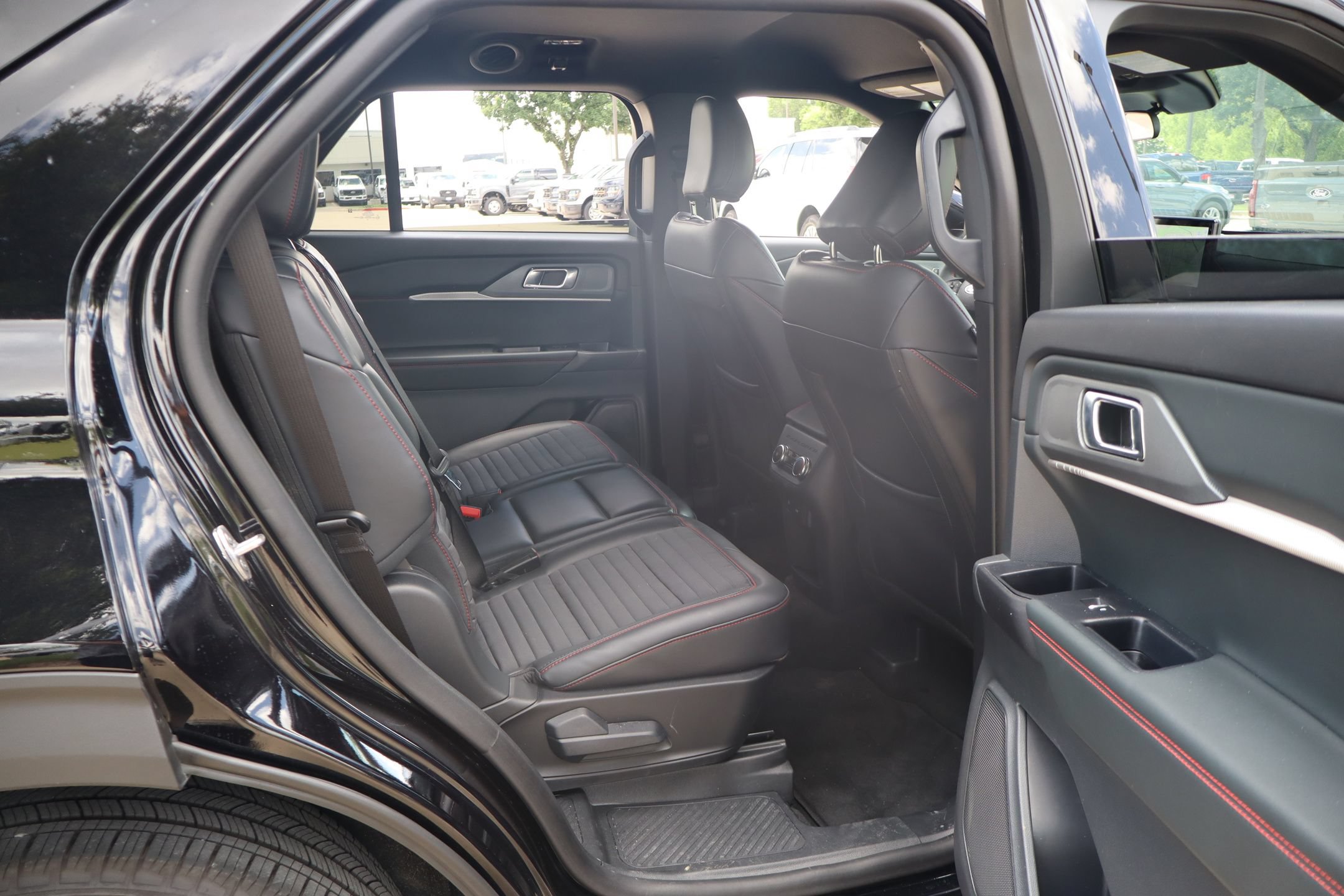 Certified 2026 Ford Explorer ST-Line RWD image 29