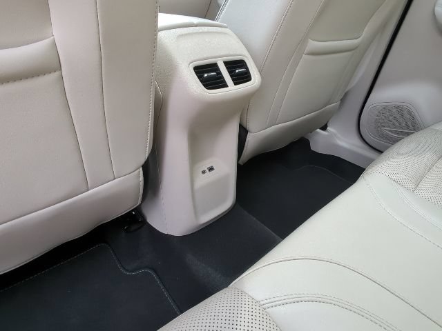 Used 2022 Buick Envision Essence w/ Technology Package I FWD image 27