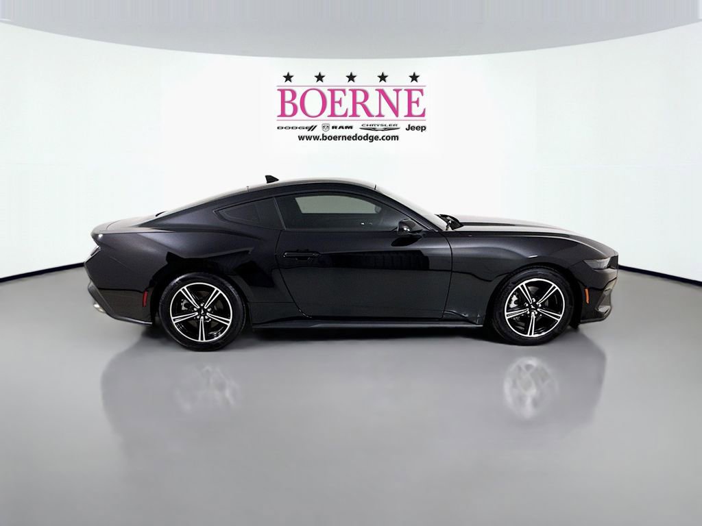 Used 2025 Ford Mustang EcoBoost image 8