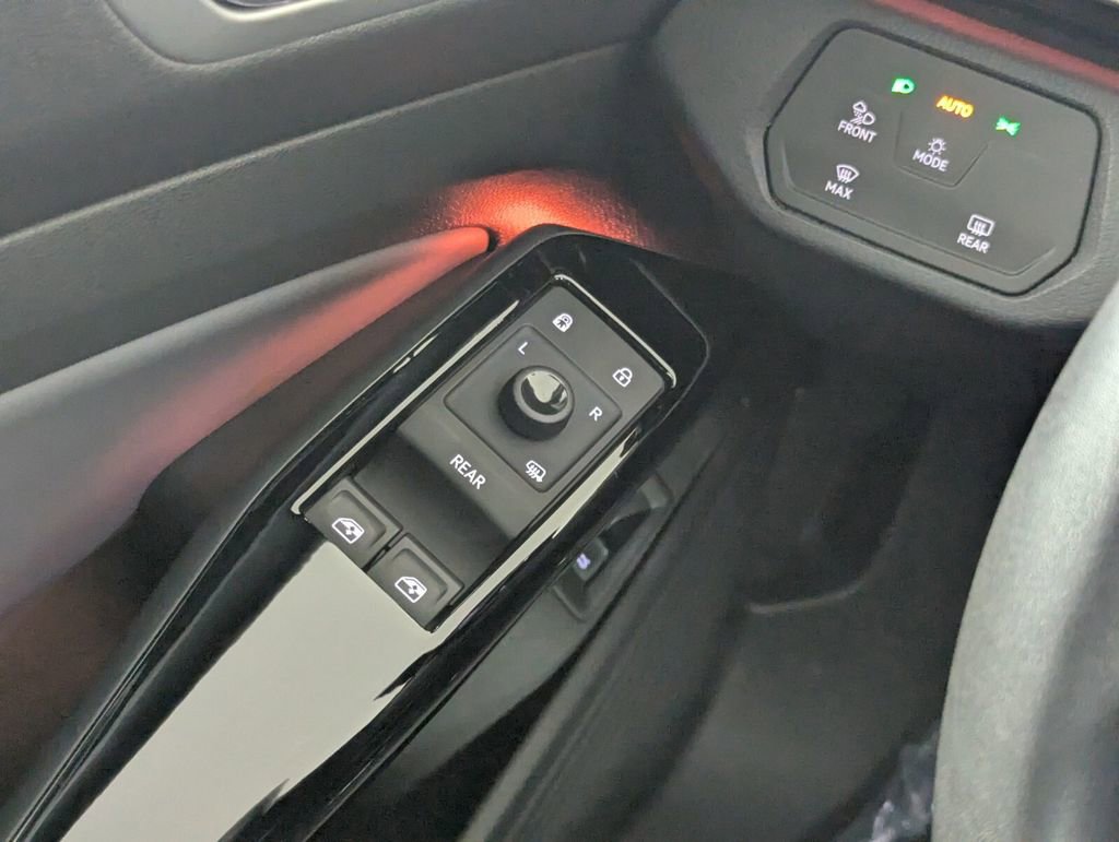 Used 2024 Volkswagen ID.4 S image 15