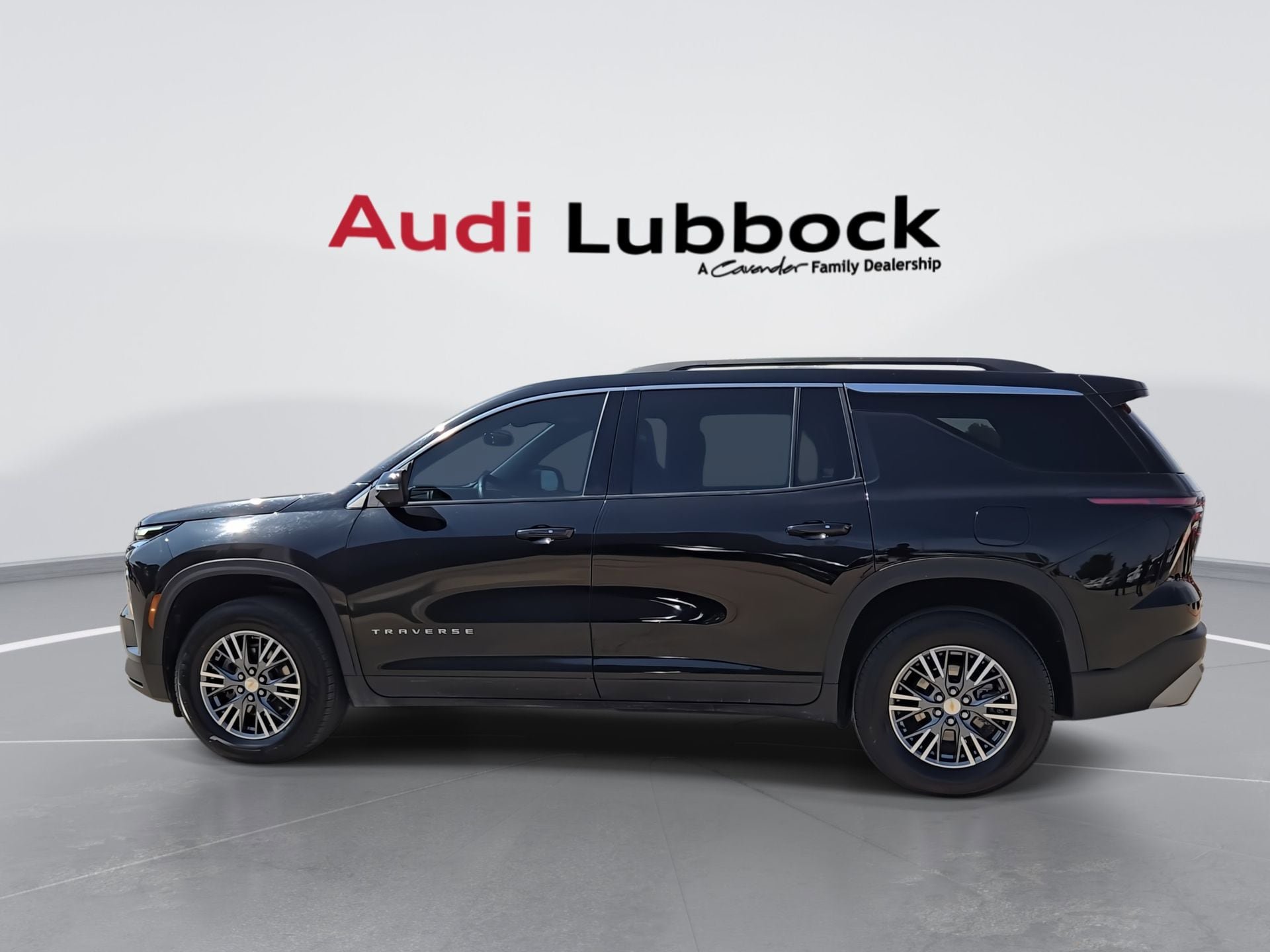 Used 2024 Chevrolet Traverse LT FWD image 6