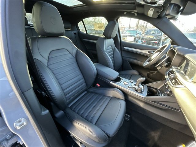 New 2026 Alfa Romeo Stelvio Sprint image 15