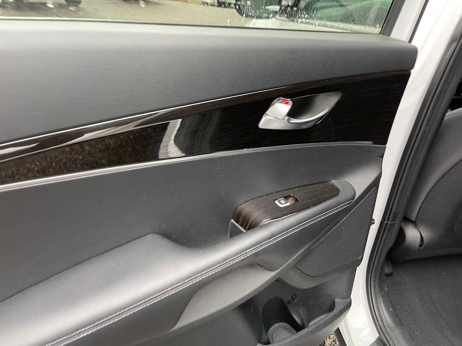 Used 2020 Kia Sorento FWD V6 image 21