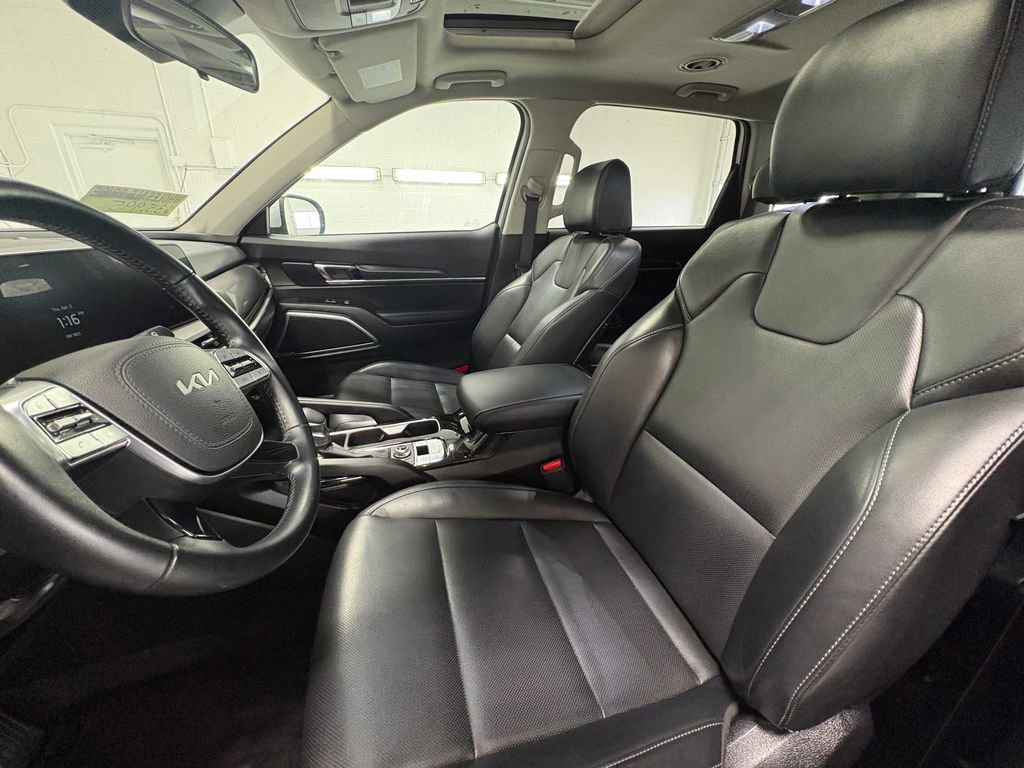 Used 2025 Kia Telluride S image 15