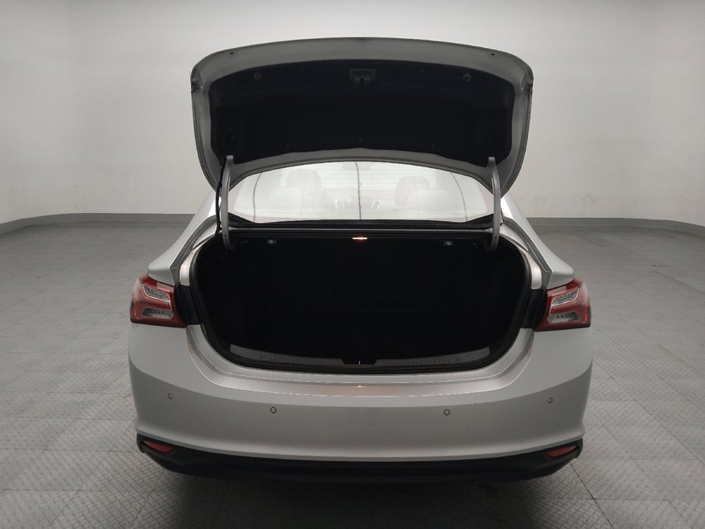 Used 2021 Chevrolet Malibu LT image 29