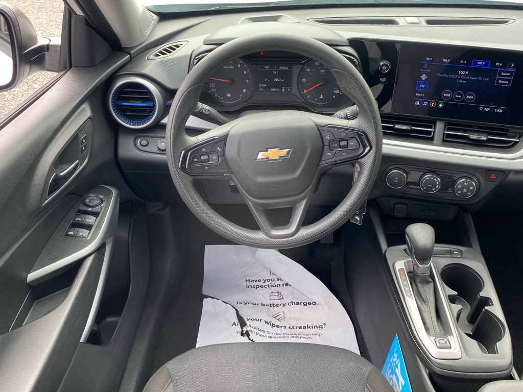 Used 2025 Chevrolet Trax LS image 8