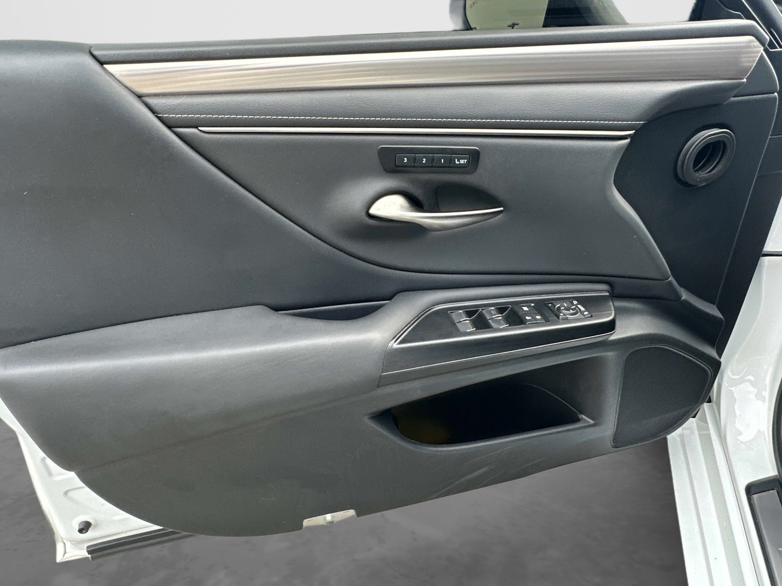 Used 2021 Lexus ES 350 F Sport w/ Accessory Package FWD image 15