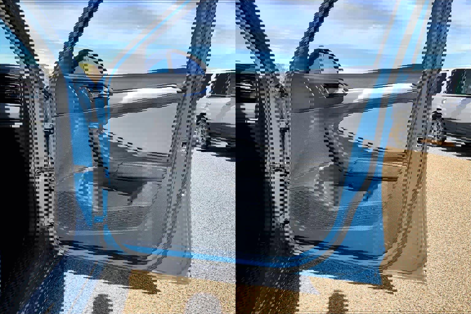 Used 2025 Volkswagen Jetta SE image 23