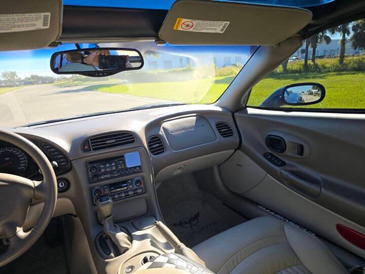 Used 2004 Chevrolet Corvette Coupe w/ Preferred Equipment Group image 16