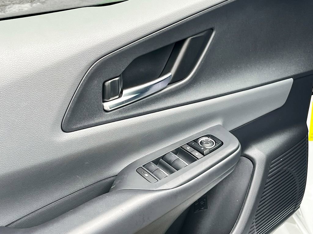 Used 2025 Toyota Prius XLE FWD image 17