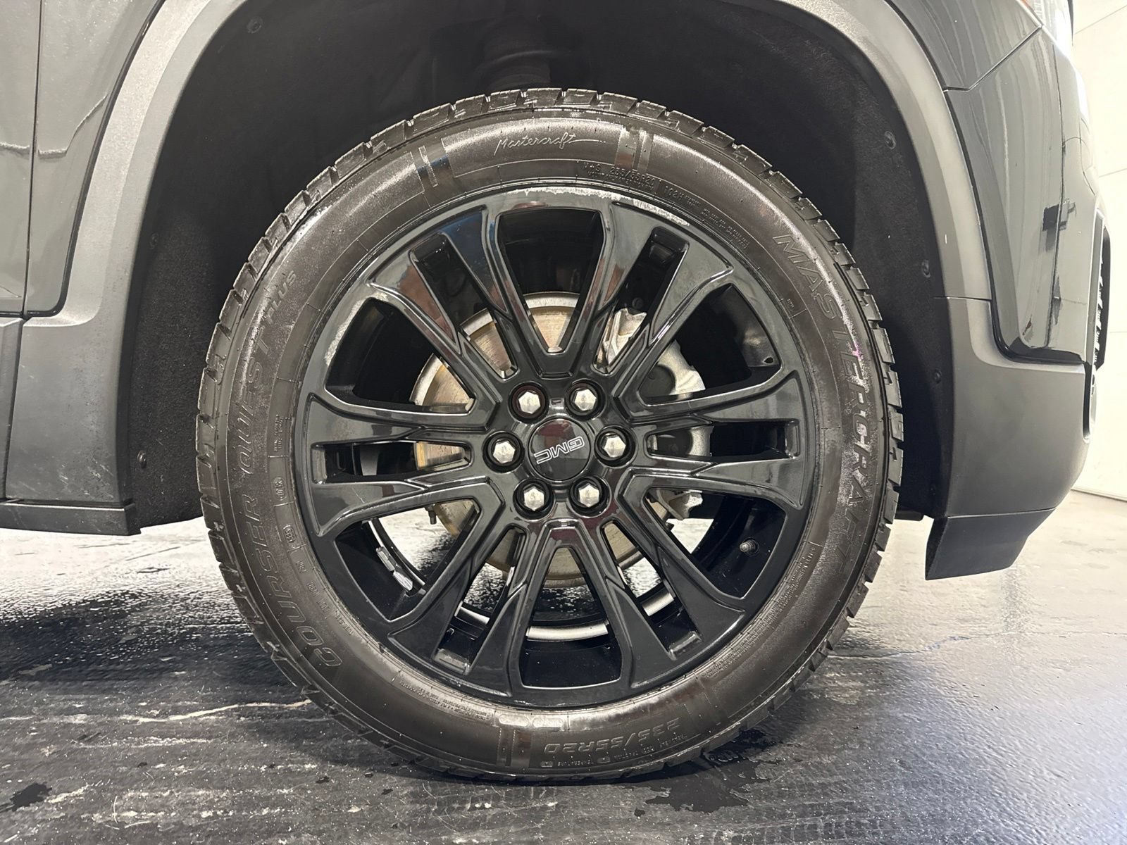 Used 2023 GMC Acadia SLT w/ Elevation Edition FWD image 9