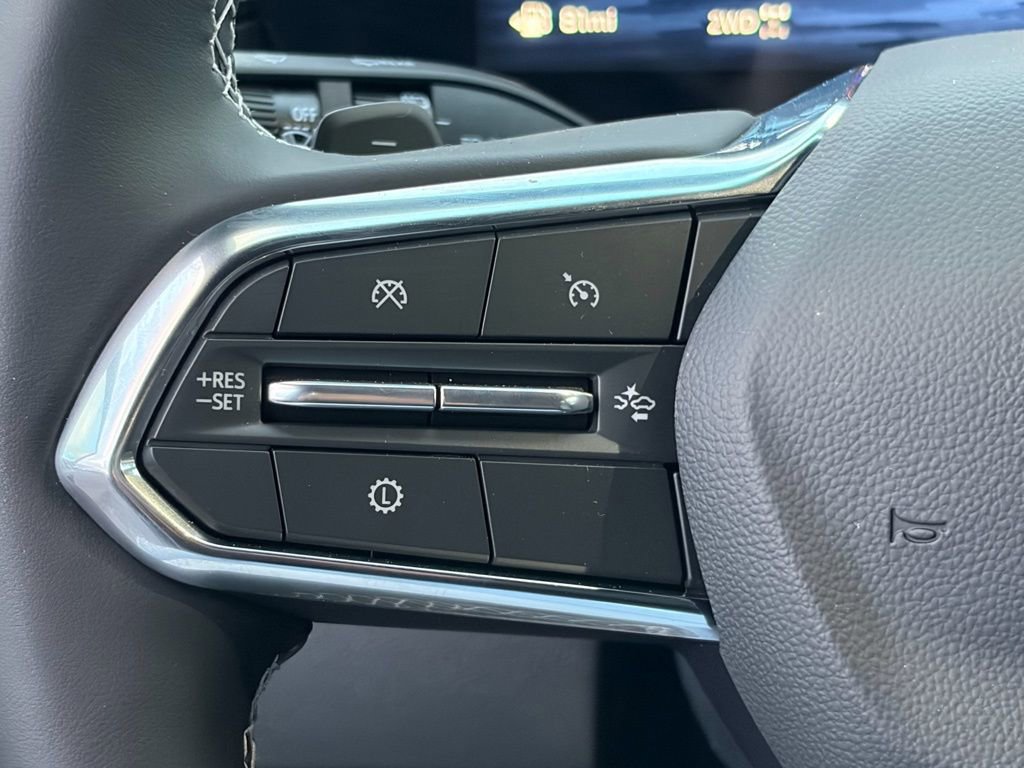 New 2026 Chevrolet Traverse LT w/ Midnight/Sport Edition image 12