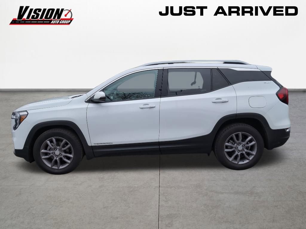 Used 2023 GMC Terrain SLT FWD image 2