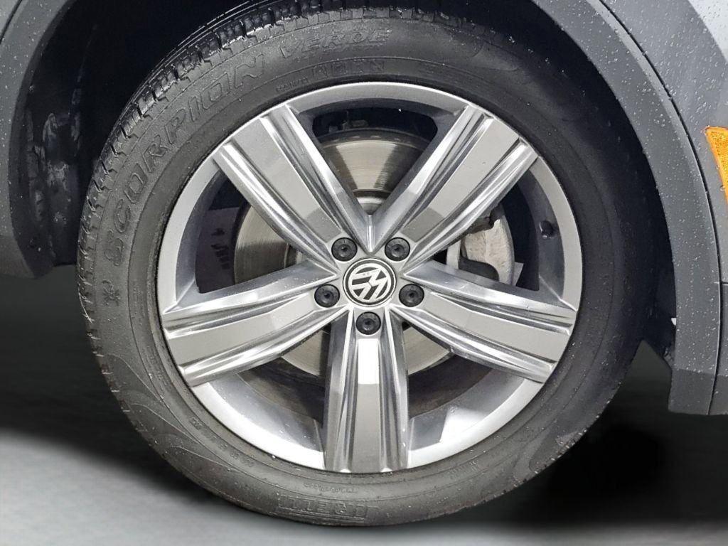 Used 2020 Volkswagen Tiguan SEL image 19
