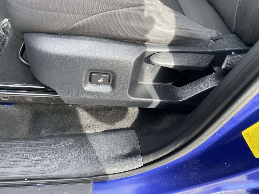 Used 2025 Toyota Tacoma SR5 image 30