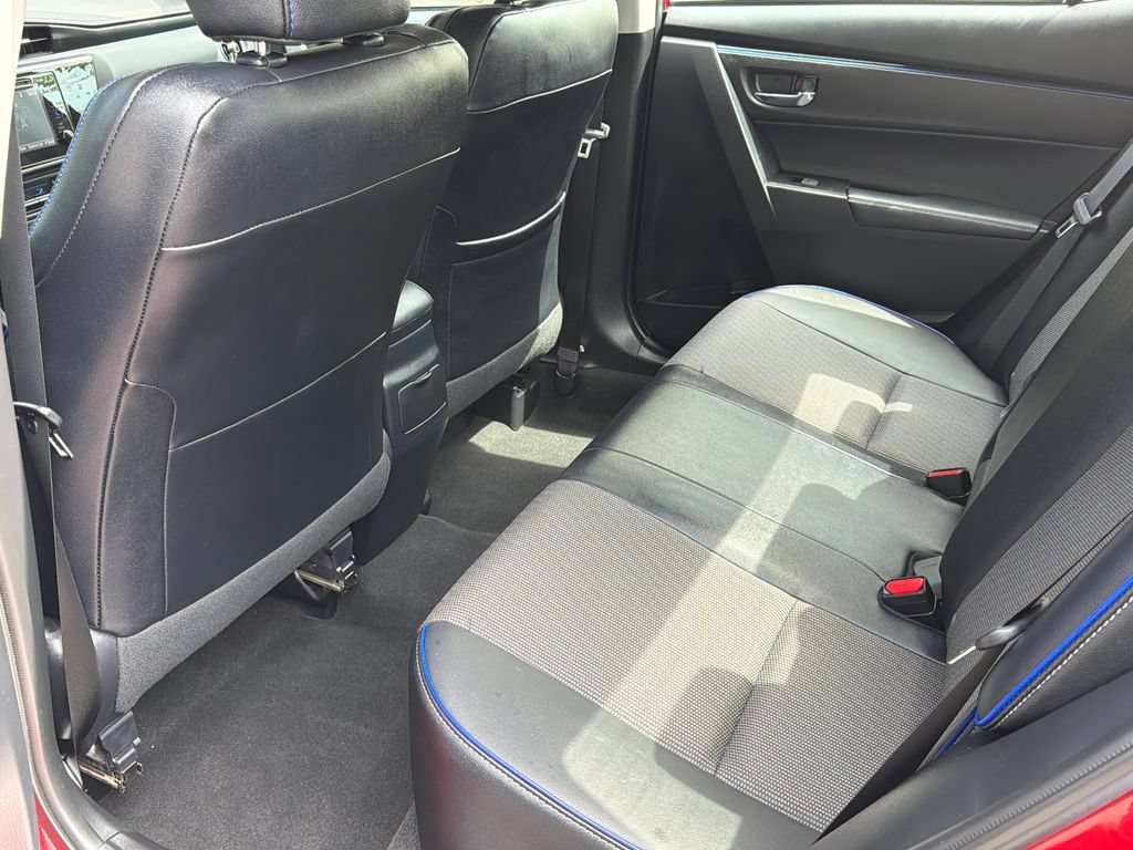 Used 2017 Toyota Corolla SE w/ SE Premium Package FWD image 18