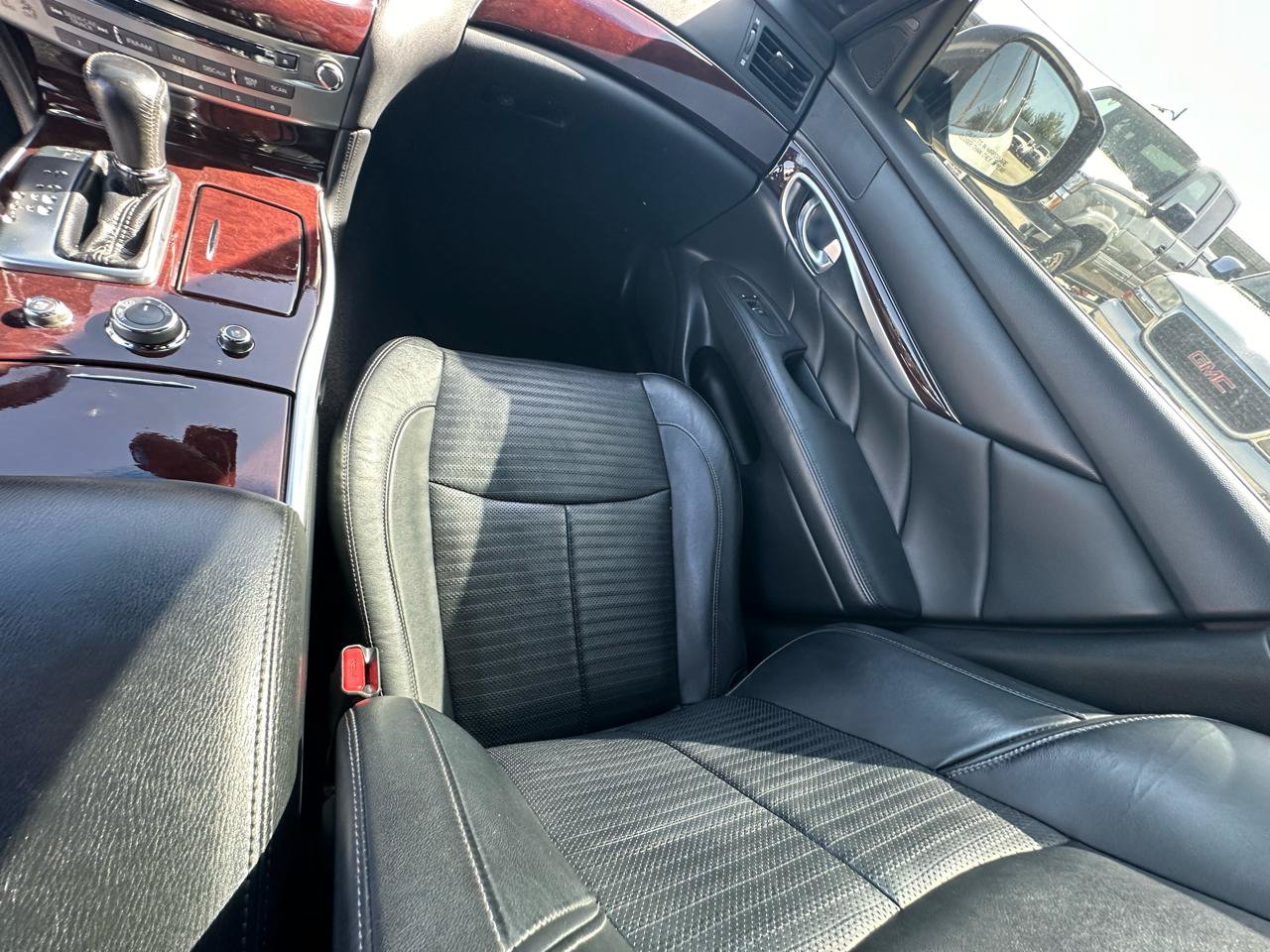 Used 2015 INFINITI Q70 5.6 w/ Sport Package RWD image 47