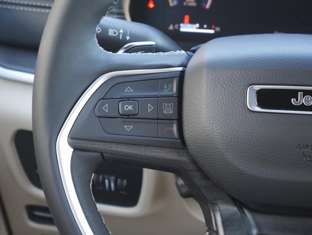 New 2025 Jeep Grand Cherokee Limited image 16