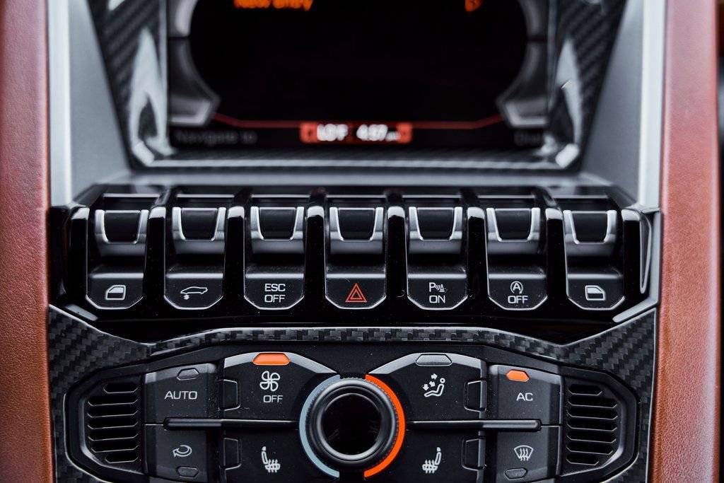 Used 2018 Lamborghini Aventador S image 72