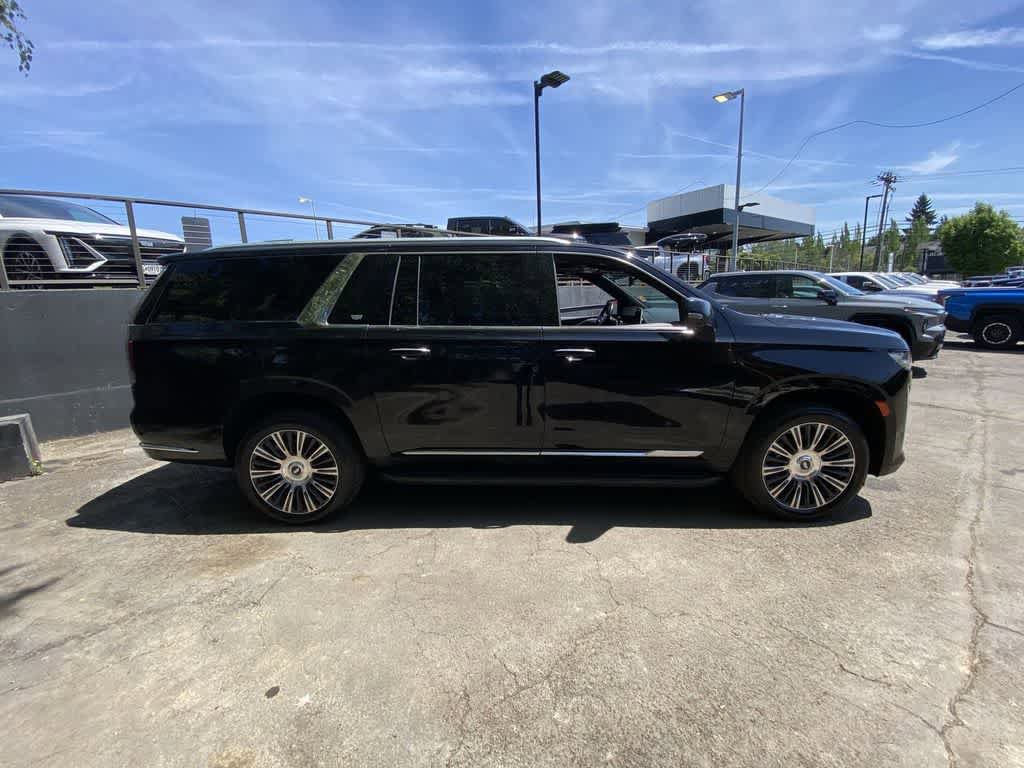 Used 2021 Cadillac Escalade ESV Premium Luxury w/ LPO, Illumination Package AWD/4WD image 7