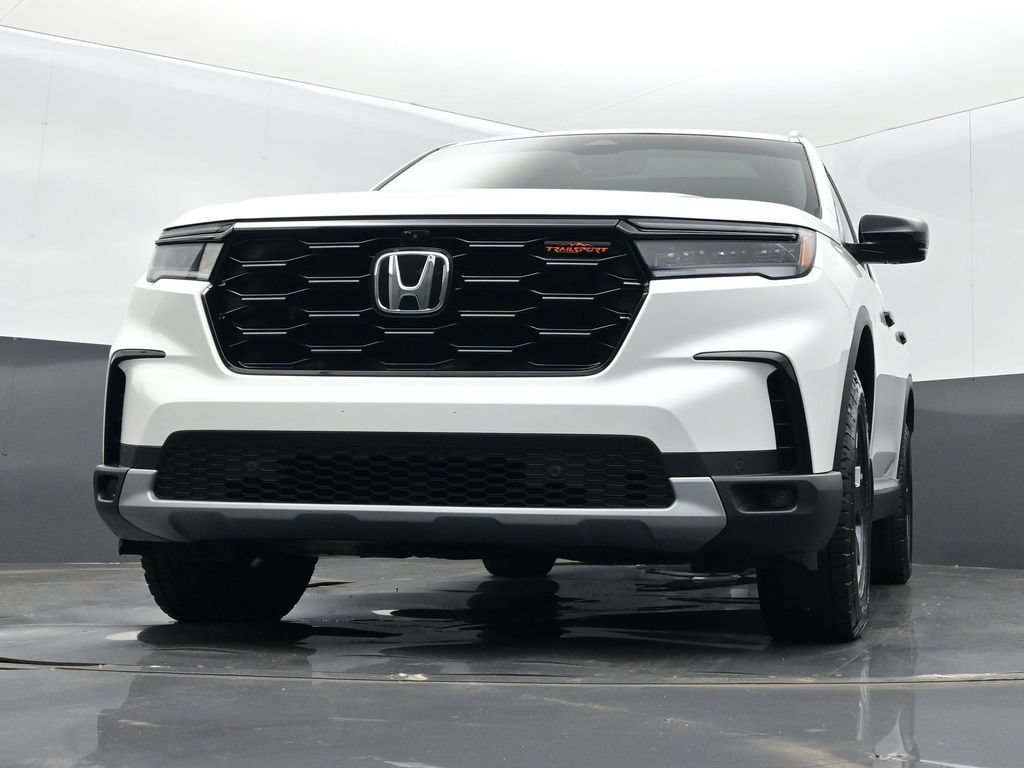 Certified 2025 Honda Pilot TrailSport image 11