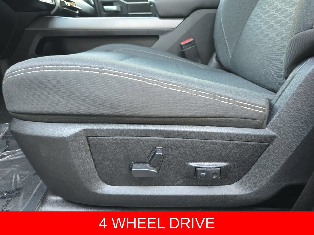 Used 2025 RAM 3500 Big Horn AWD/4WD image 26
