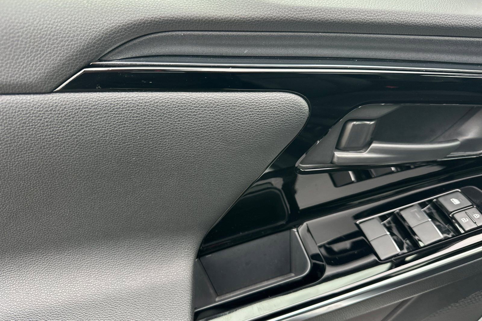 Used 2023 Toyota bZ4X Limited image 12