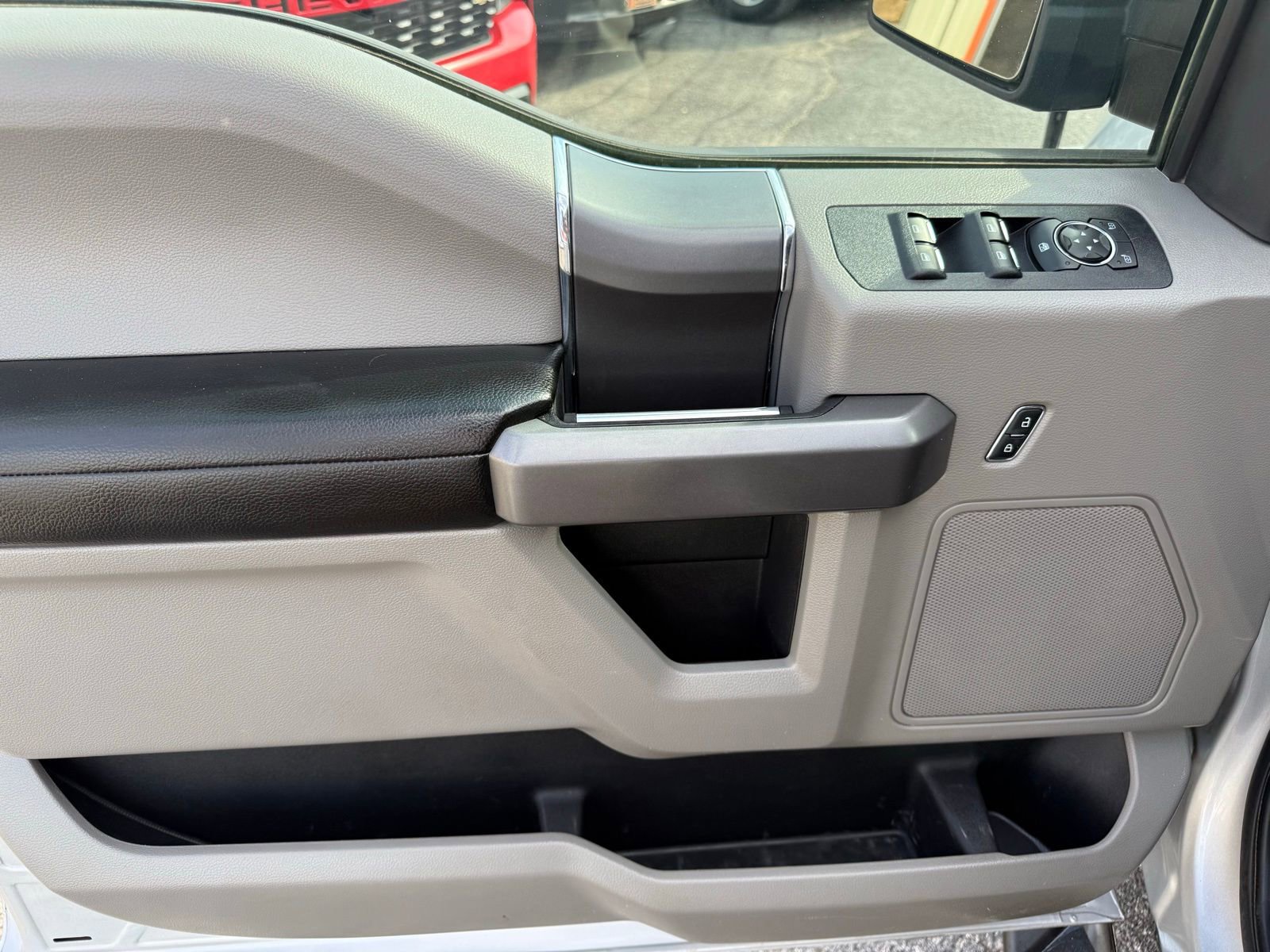 Used 2019 Ford F150 XLT w/ Equipment Group 302A Luxury image 10